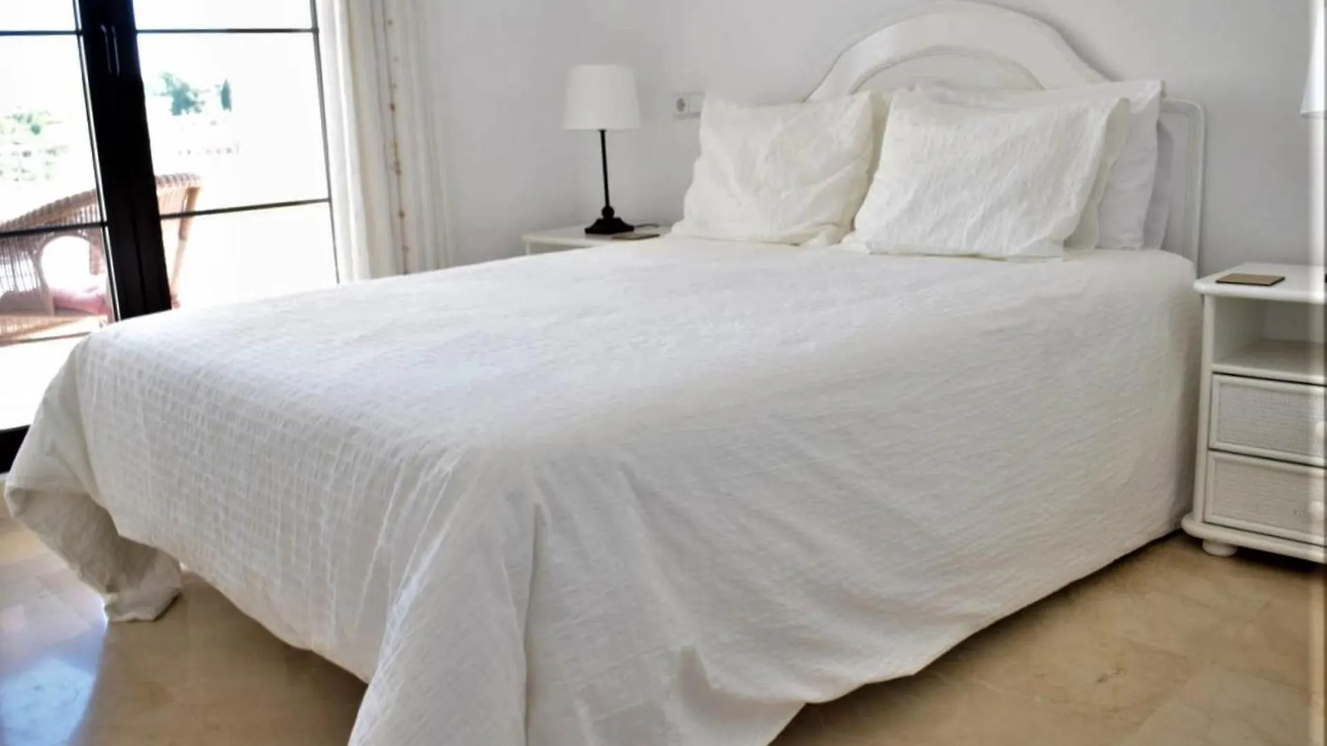 Superior 3Br Golfla Apartment Minutes From Puerto Banus & Marbella Malaga